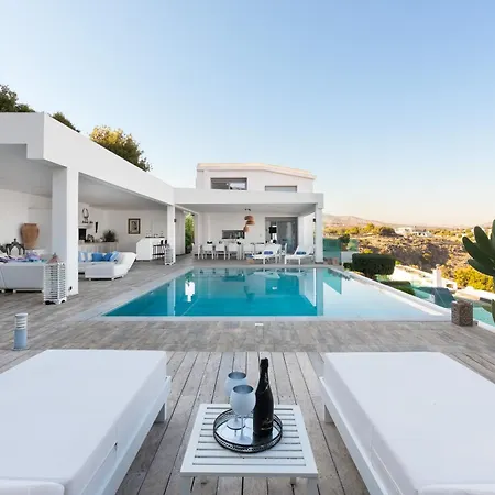 Luxury Oceania With Private Infinity Pool