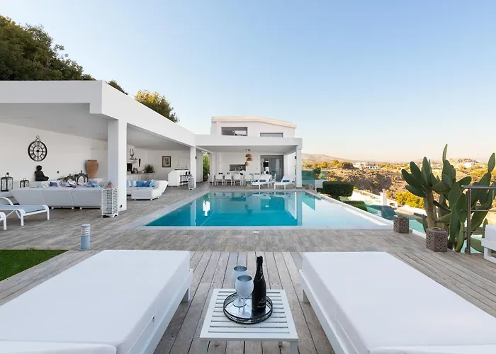 Luxury Oceania With Private Infinity Pool