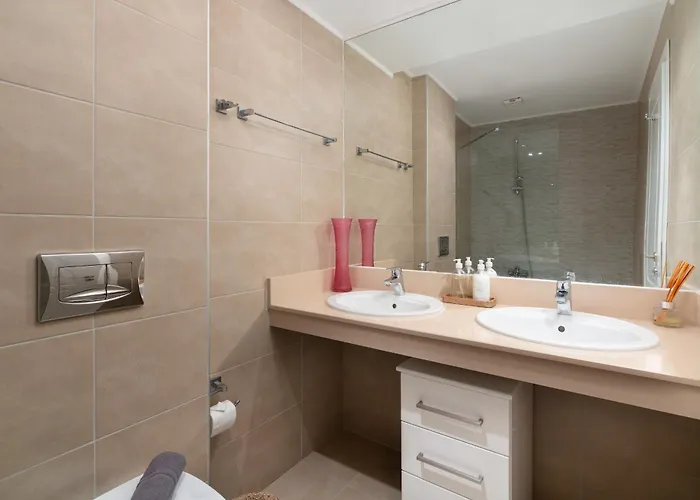 Luxury Oceania With Private Infinity Pool